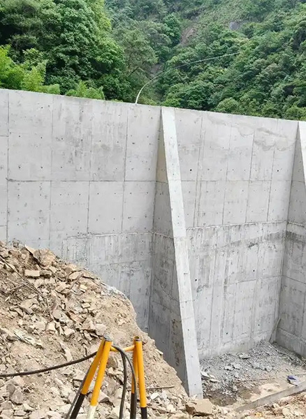 唐山滦州重力式挡土墙